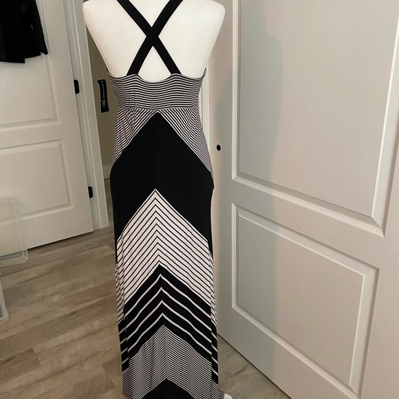 Long dress - Picture 3 of 4